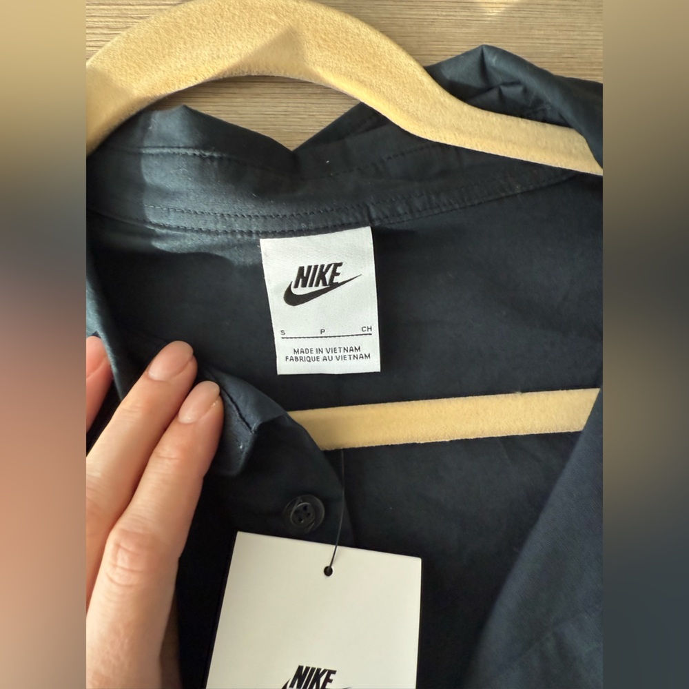 NWT Nike oversize loose fit button down top - size small - Picture 7 of 10